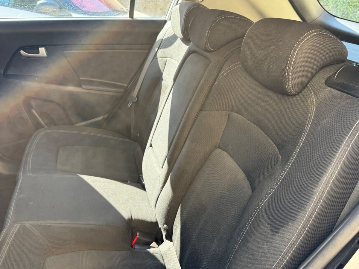 Kia Sportage 1.7 CRDI VGT 2WD Active (8)
