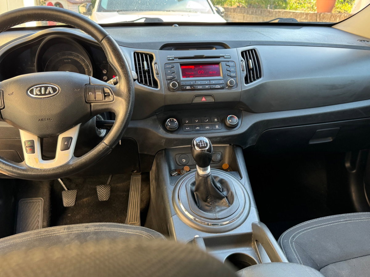 Kia Sportage 1.7 CRDI VGT 2WD Active (9)
