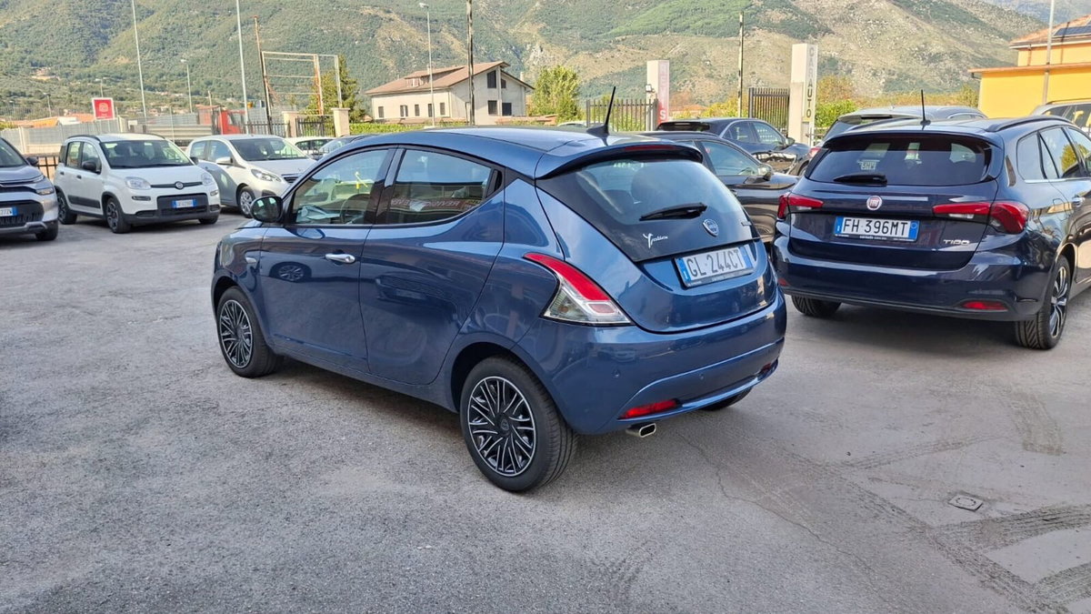 Lancia Ypsilon 1.0 FireFly 5 porte S&S Hybrid Gold Plus (4)