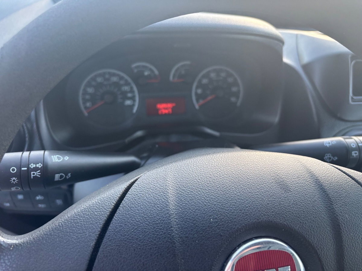 Fiat Fiorino 1.3 MJT 75CV Combi Semi Adventure (15)