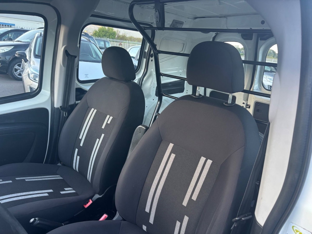 Fiat Fiorino 1.3 MJT 75CV Combi Semi Adventure (17)