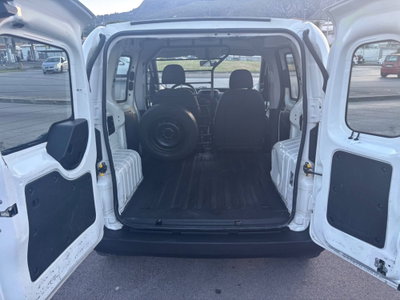 Fiat Fiorino 1.3 MJT 75CV Combi Semi Adventure (9)