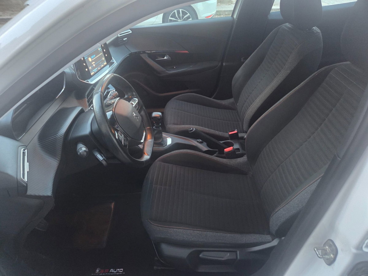 Peugeot 2008 100 S&S Allure (13)