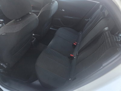Peugeot 2008 100 S&S Allure (17)