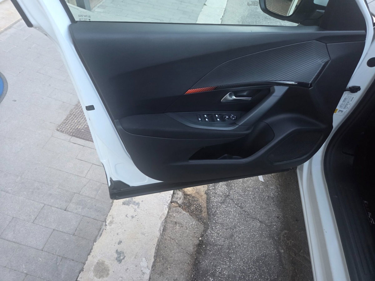 Peugeot 2008 100 S&S Allure (19)