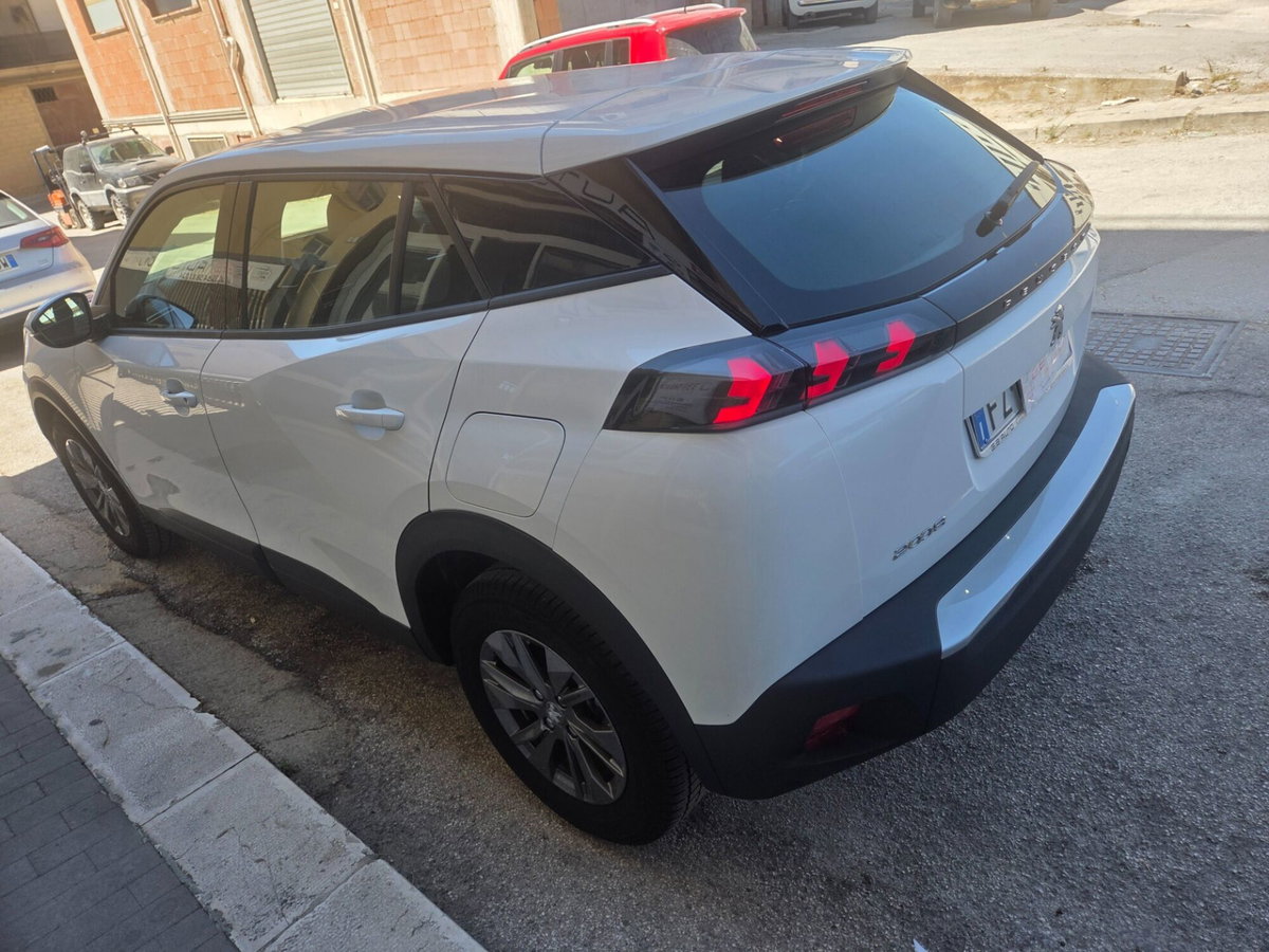 Peugeot 2008 100 S&S Allure (2)