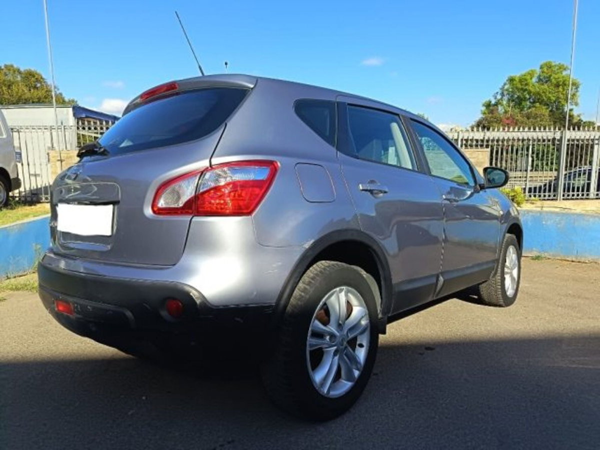 Nissan Qashqai 1.5 dCi DPF Tekna (7)