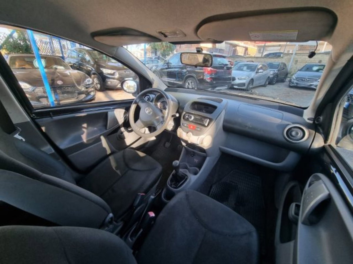 Toyota Aygo 1.0 12V VVT-i 5 porte Sol (12)