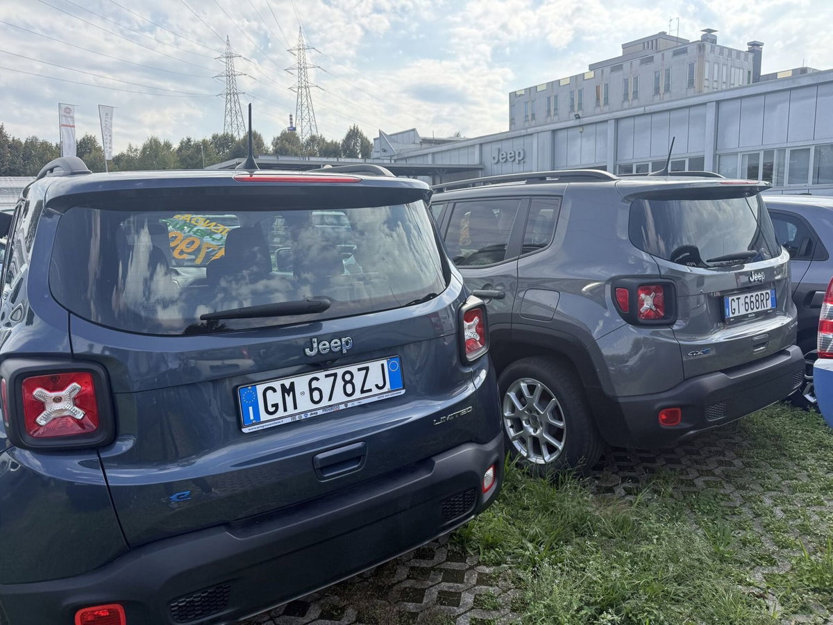 Jeep Renegade 1.3 T4 190CV PHEV 4xe AT6 Limited (3)