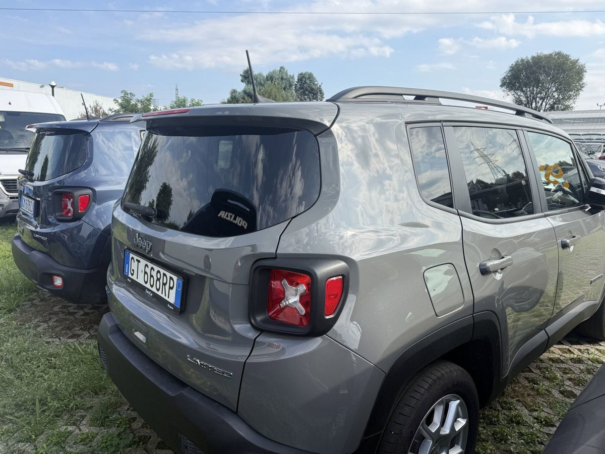 Jeep Renegade 1.3 T4 190CV PHEV 4xe AT6 Limited (4)