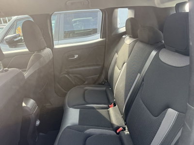 Jeep Renegade 1.3 T4 190CV PHEV 4xe AT6 Limited (9)