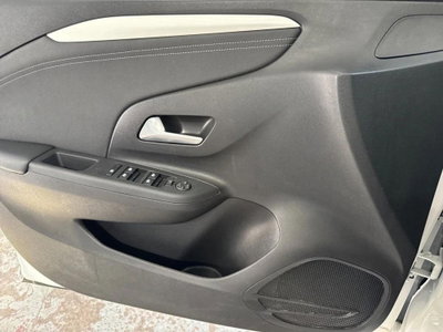 Opel Corsa 1.2 100 CV GS Line (11)