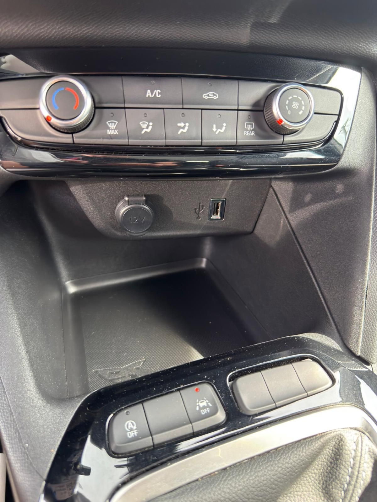 Opel Corsa 1.5 D 100 CV Edition (10)