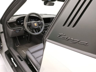 Porsche 911 Cabrio Targa 3.0 4 GTS (15)