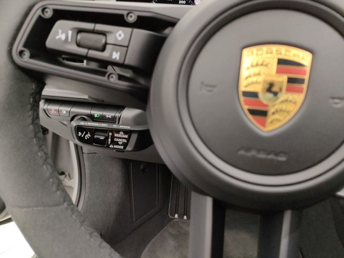 Porsche 911 Cabrio Targa 3.0 4 GTS (18)