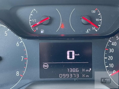 Opel Crossland X 1.2 12V Advance (9)