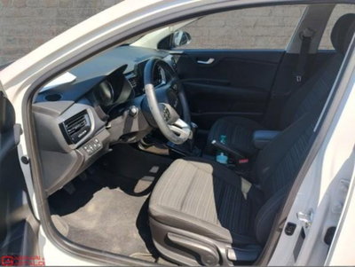 Kia Stonic 1.0 t-gdi Style (9)
