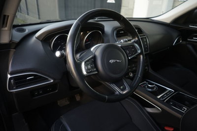 Jaguar F-Pace 2.0 D 180 CV AWD R-Sport (16)