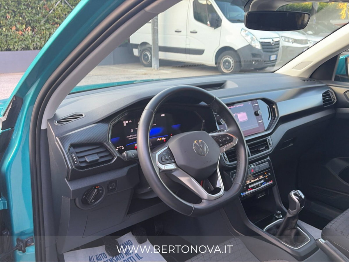 Volkswagen T-Cross 1.0 TSI 110 CV Sport (14)