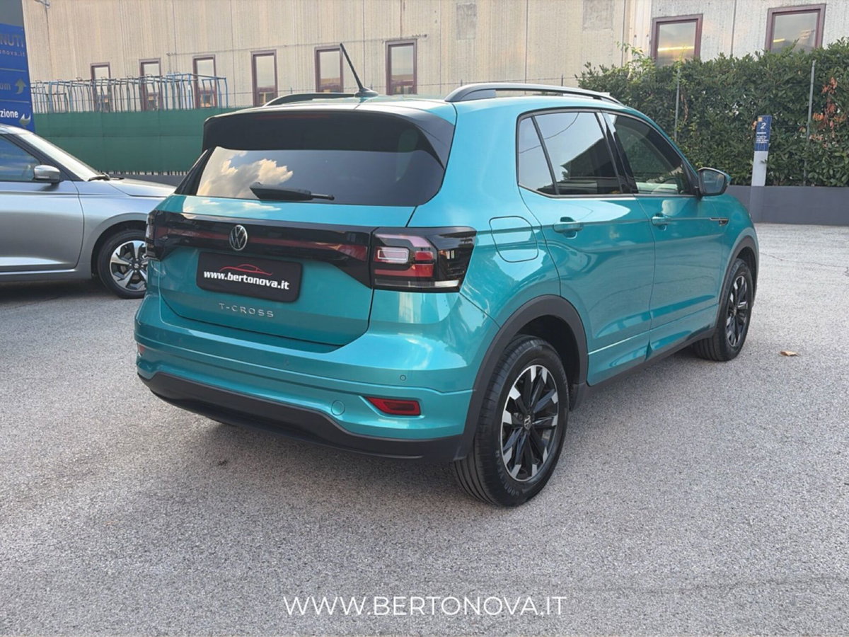 Volkswagen T-Cross 1.0 TSI 110 CV Sport (3)