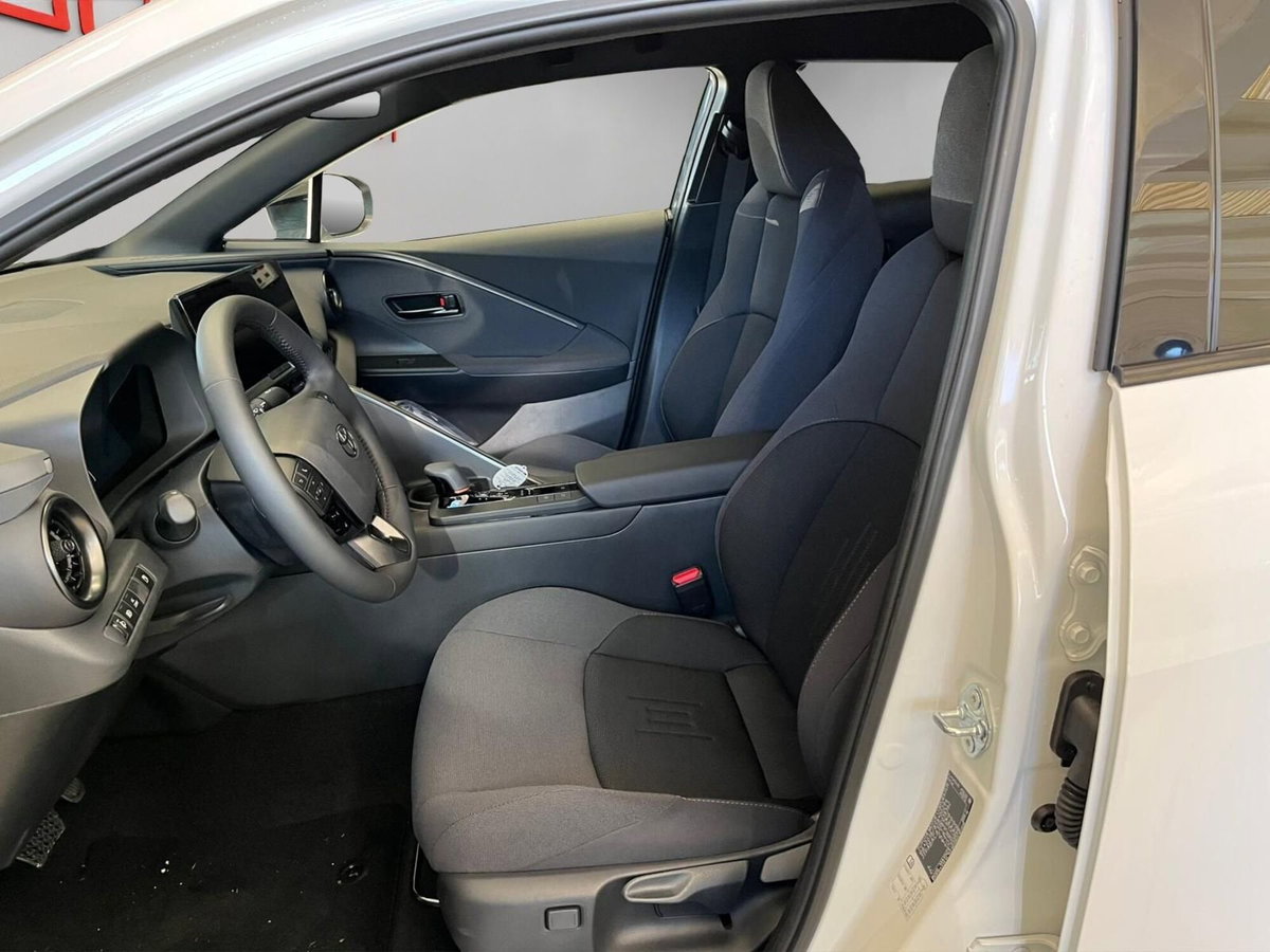 Toyota Toyota C-HR 2.0 phev Trend fwd e-cvt (10)
