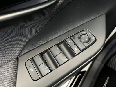 Toyota Toyota C-HR 2.0 phev Trend fwd e-cvt (15)
