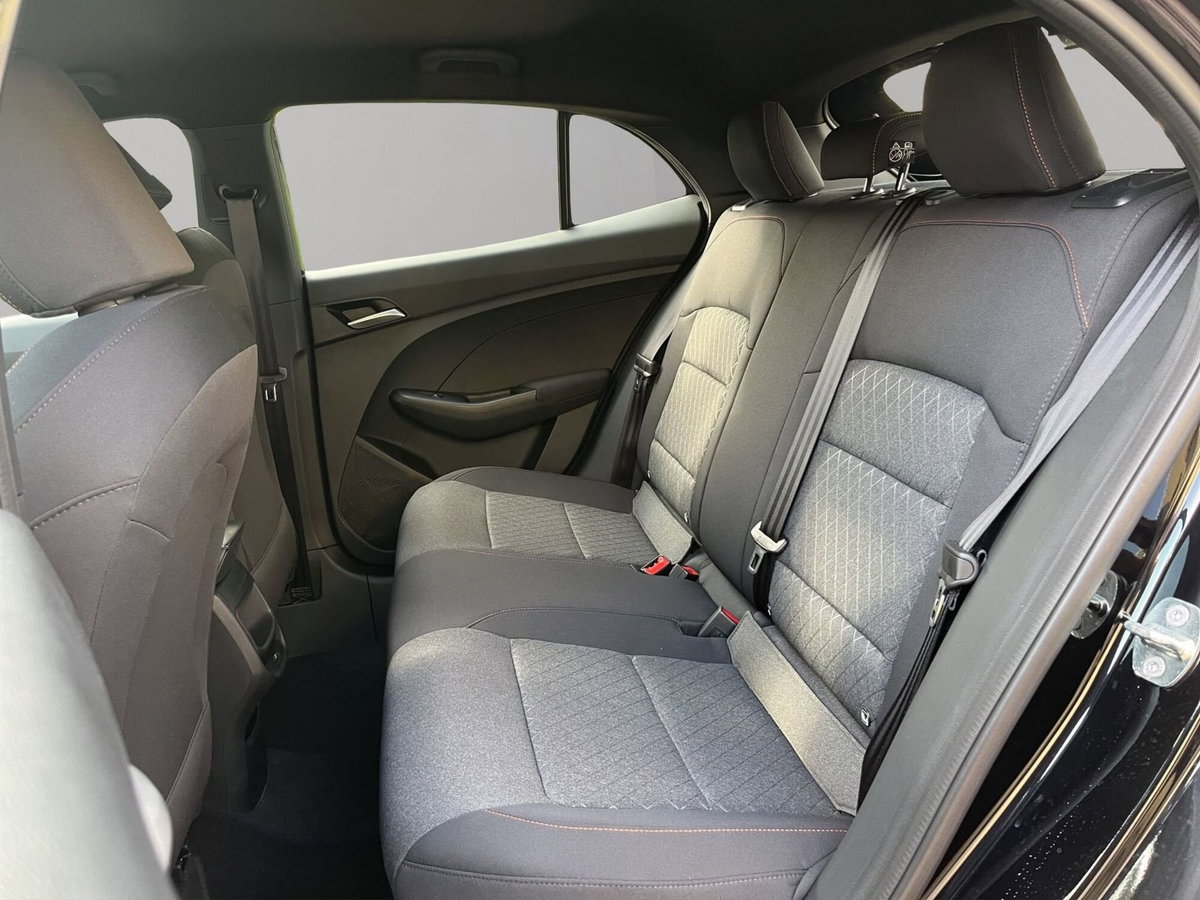 Mg MG3 1.5 hybrid+ Standard auto (12)