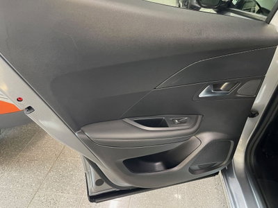 Peugeot 2008 1.2 turbo Allure 100cv (11)