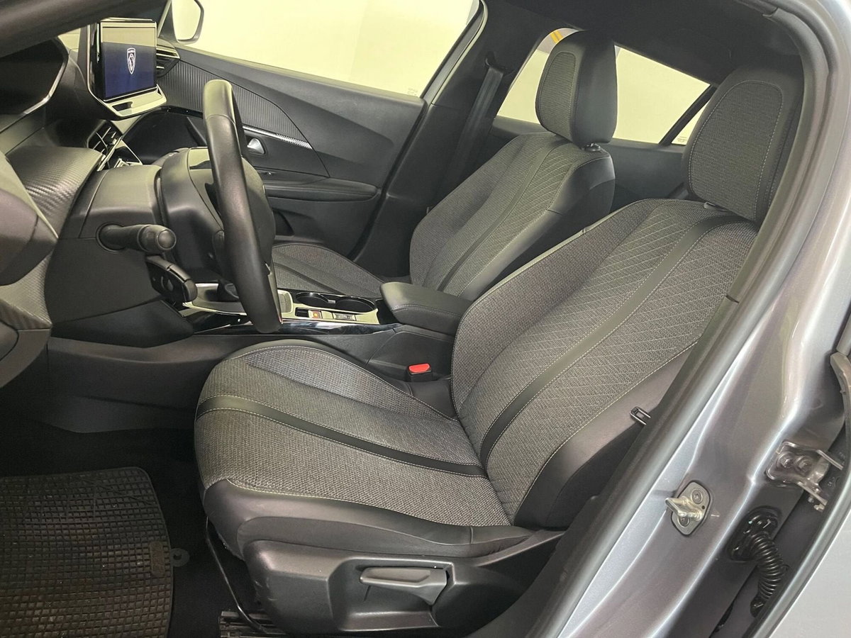 Peugeot 2008 1.2 turbo Allure 100cv (13)