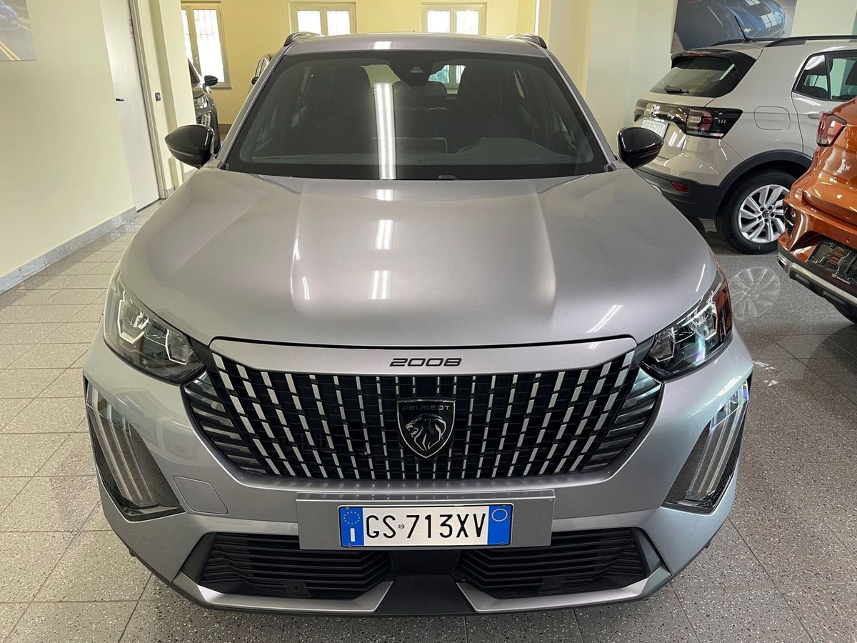 Peugeot 2008 1.2 turbo Allure 100cv (3)
