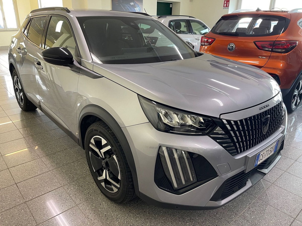 Peugeot 2008 1.2 turbo Allure 100cv (4)