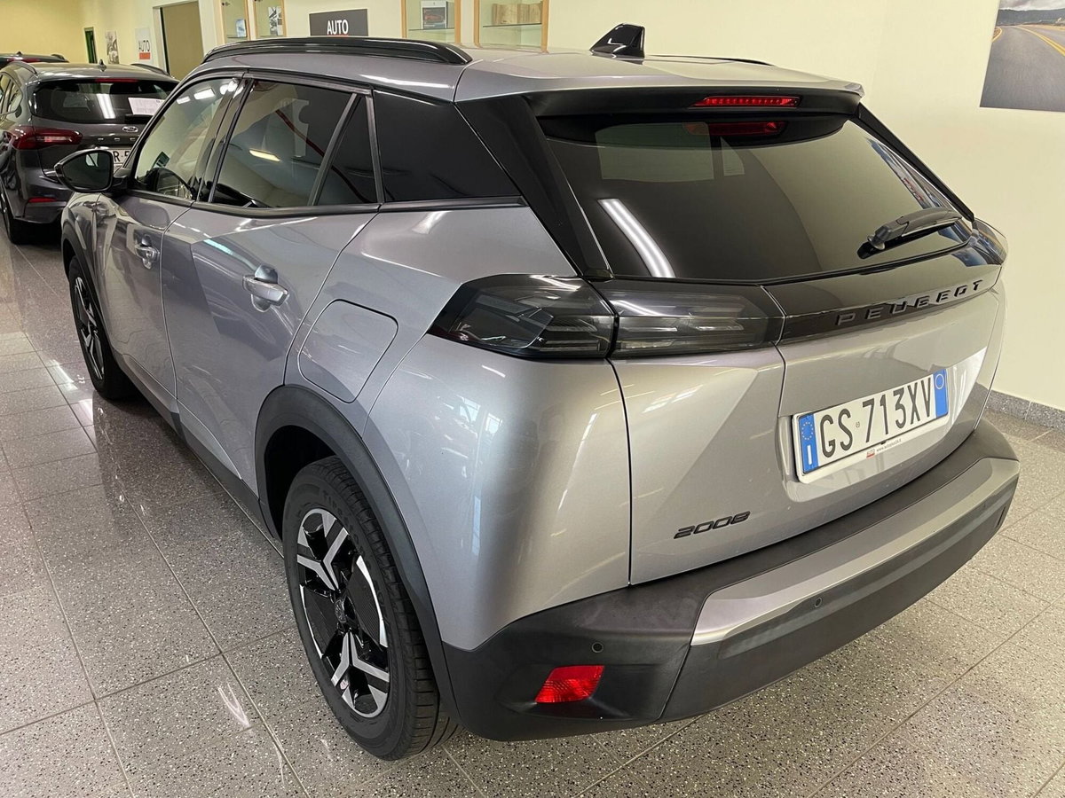 Peugeot 2008 1.2 turbo Allure 100cv (6)