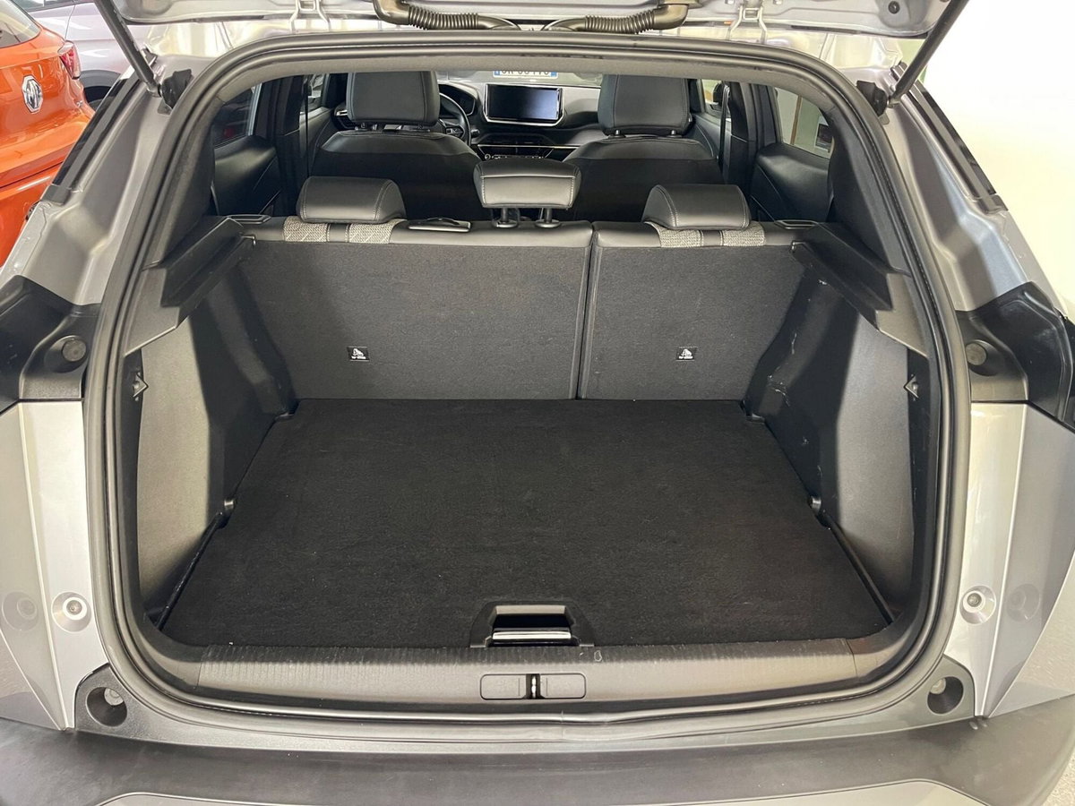 Peugeot 2008 1.2 turbo Allure 100cv (8)