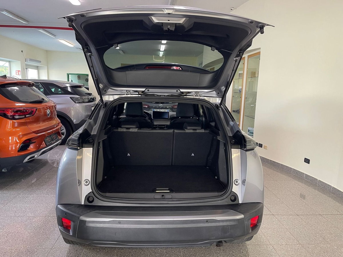Peugeot 2008 1.2 turbo Allure 100cv (9)