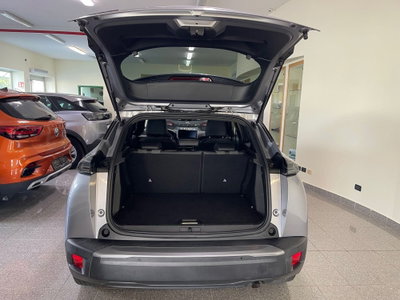Peugeot 2008 1.2 turbo Allure 100cv (9)