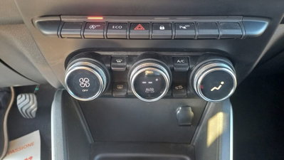 Dacia Duster 1.0 TCe 100 CV ECO-G 4x2 Prestige (10)