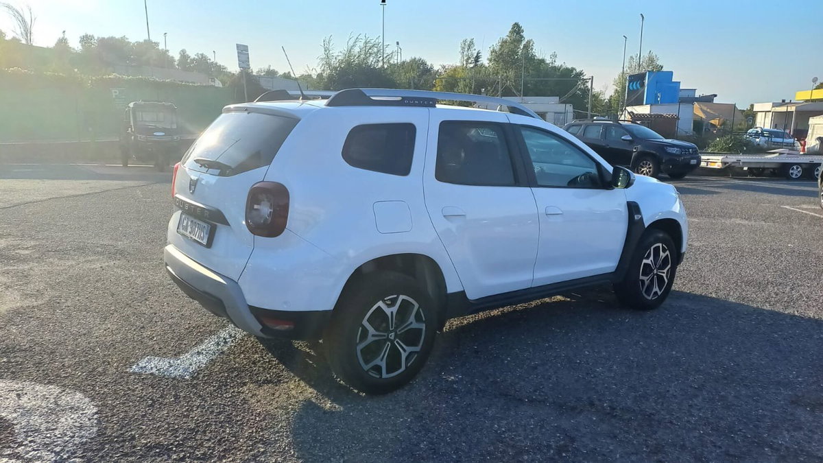 Dacia Duster 1.0 TCe 100 CV ECO-G 4x2 Prestige (4)