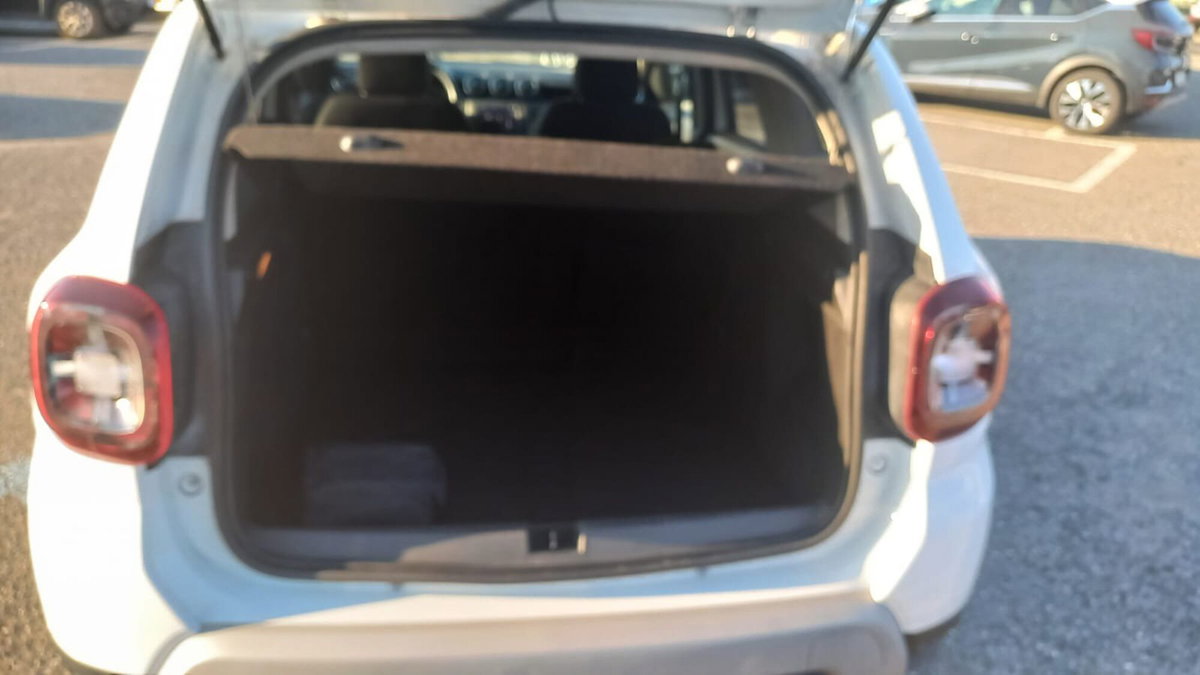Dacia Duster 1.0 TCe 100 CV ECO-G 4x2 Prestige (7)