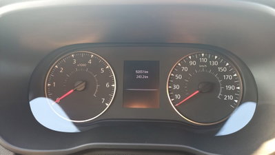 Dacia Duster 1.0 TCe 100 CV ECO-G 4x2 Prestige (9)
