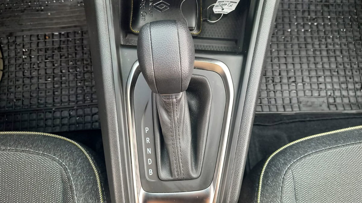 Renault Captur 1.8 full hybrid Techno 160cv auto (14)