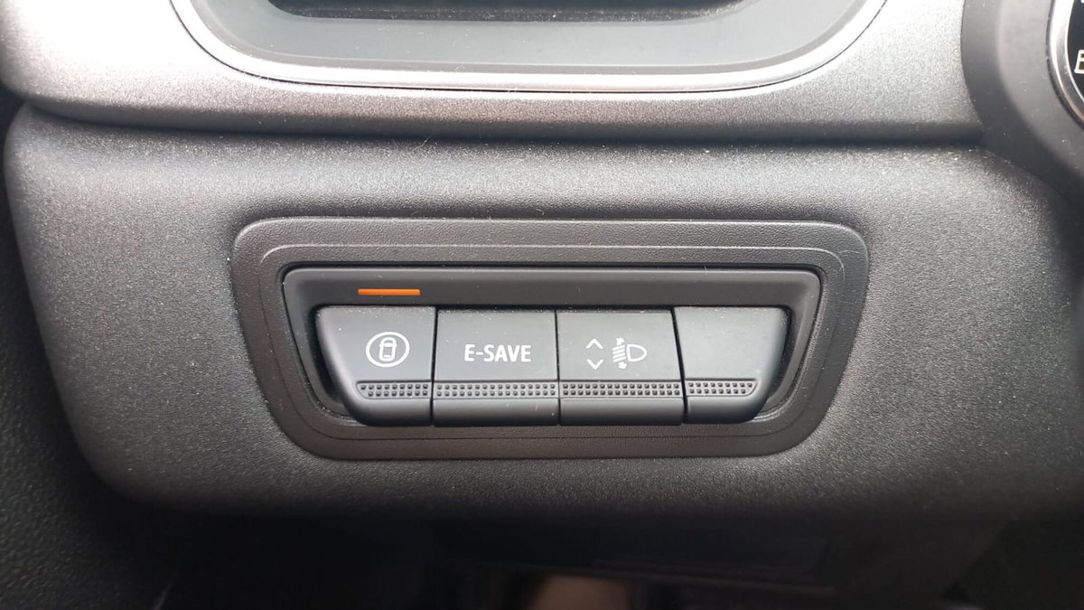 Renault Captur 1.8 full hybrid Techno 160cv auto (15)