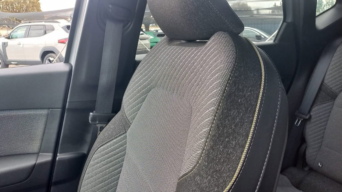 Renault Captur 1.8 full hybrid Techno 160cv auto (18)