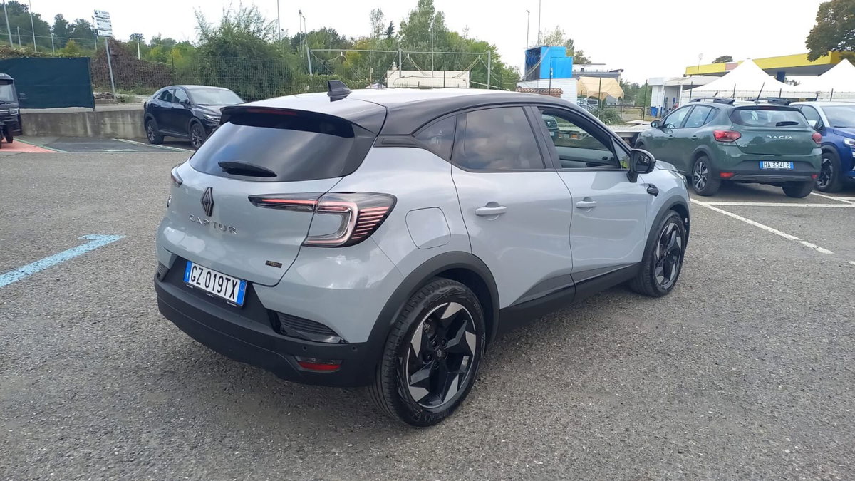 Renault Captur 1.8 full hybrid Techno 160cv auto (4)