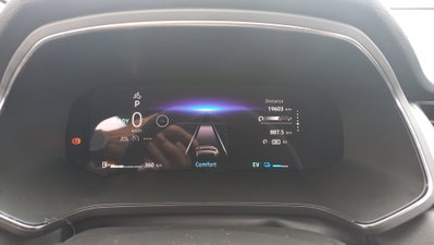 Renault Captur 1.8 full hybrid Techno 160cv auto (9)
