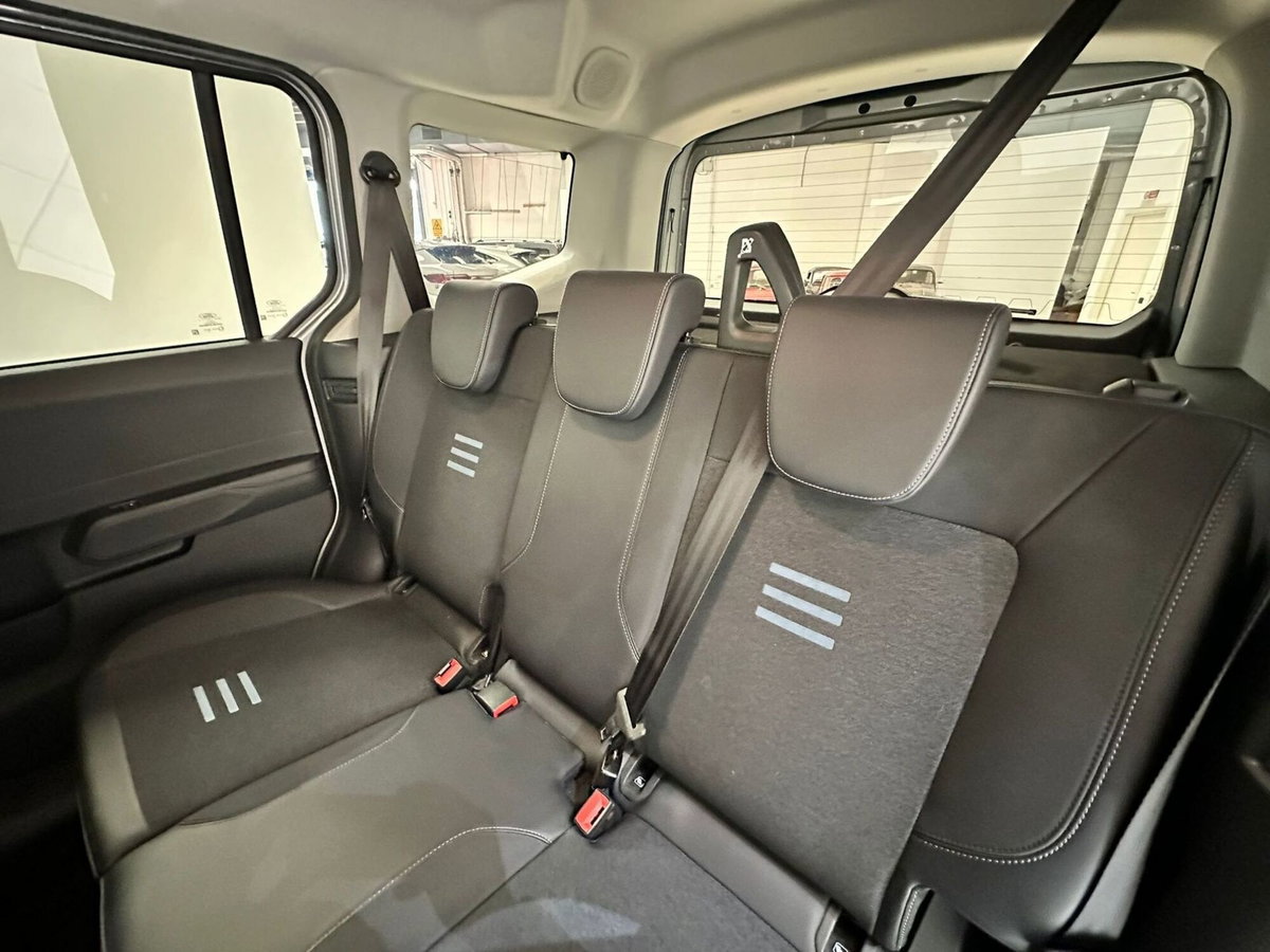 Ford Tourneo Courier 1.0 ecoboost 125cv Active powershift (14)