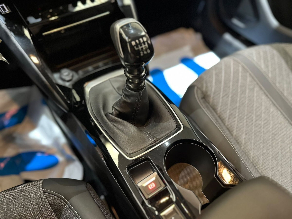 Peugeot 208 PureTech 100 Stop&Start 5 porte Allure (11)
