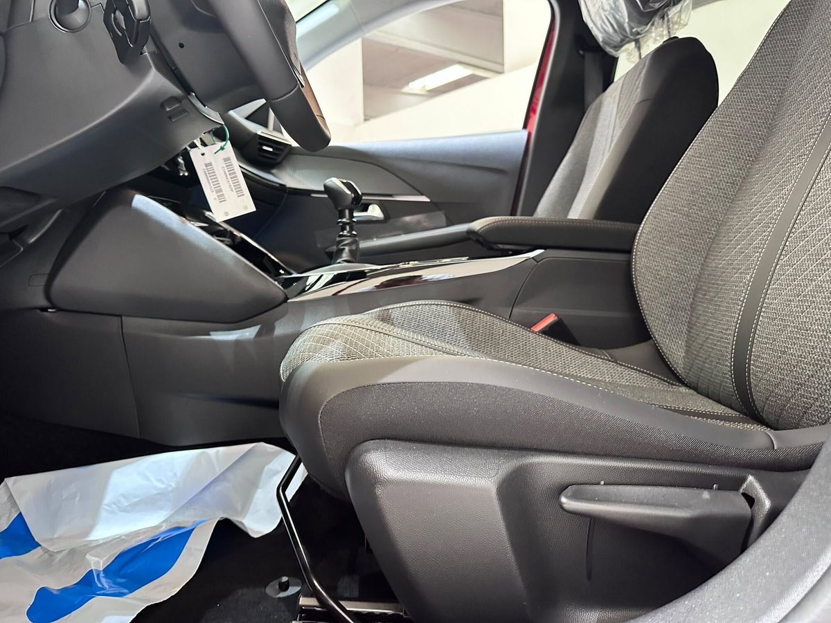 Peugeot 208 PureTech 100 Stop&Start 5 porte Allure (12)