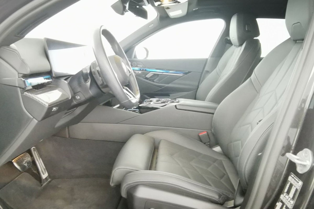 BMW Serie 5 Touring 520i  48V sdrive auto (7)