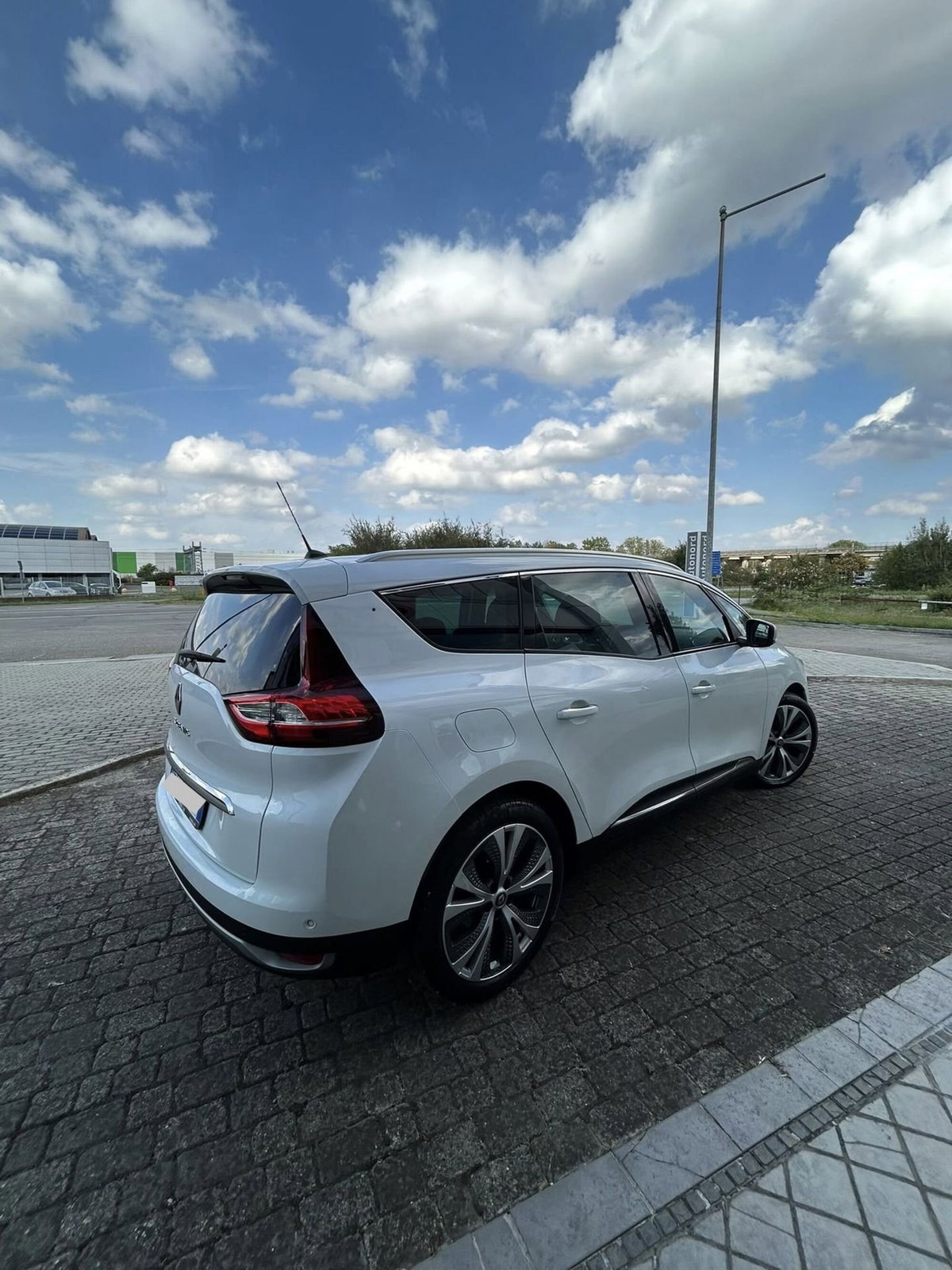 Renault Scénic 1.5 dci energy Intens 110cv (3)