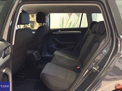 Volkswagen Passat Variant 2.0 TDI SCR 122 CV EVO DSG Business (8)